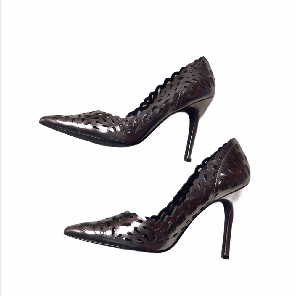 CHARLES BY CHARLES DAVID SCALLOPED LASER CUT PUMPS - Picture 2 of 5